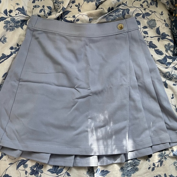 baby blue pleated hollister skirt size S - Picture 2 of 5